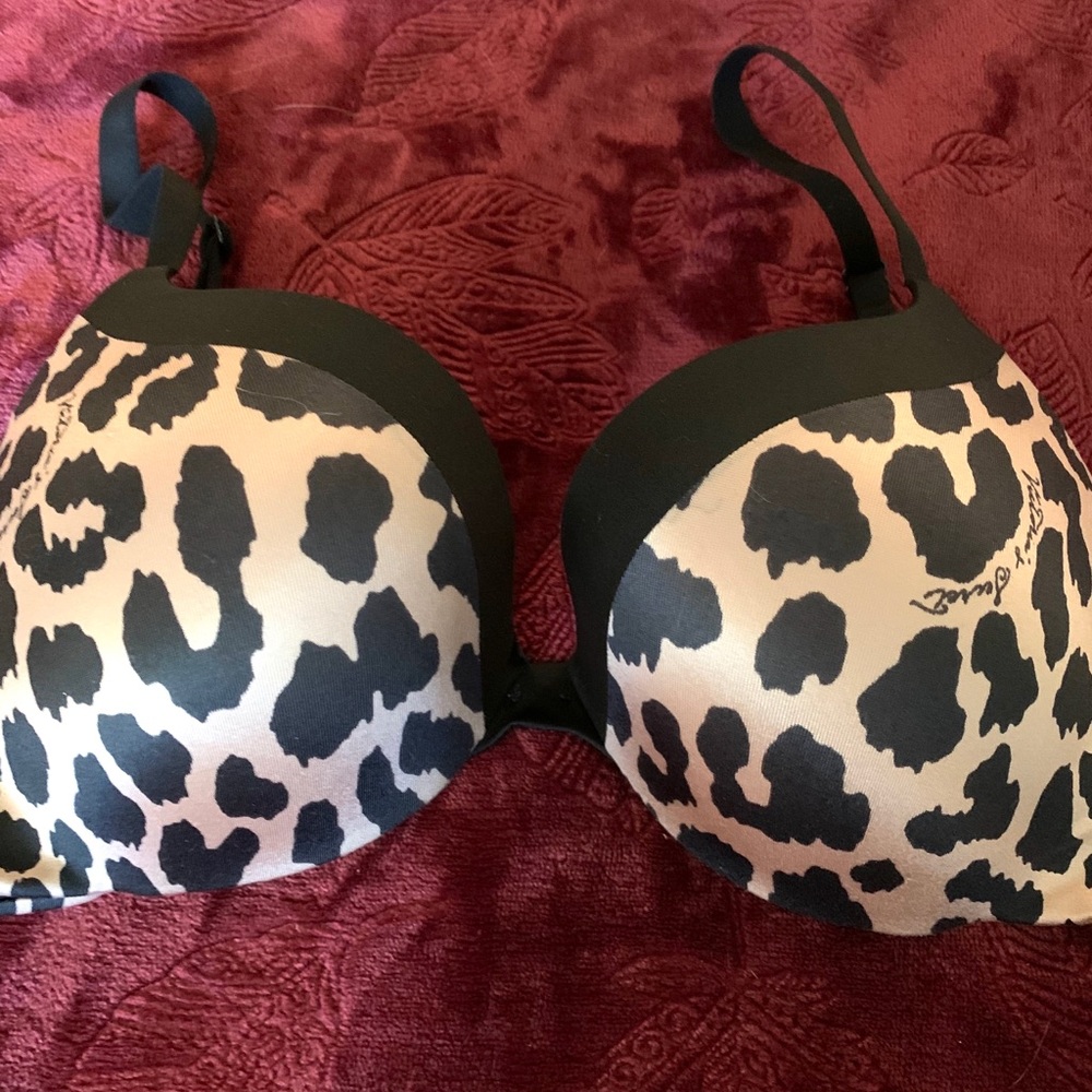 Victoria Secret bra 32D push up